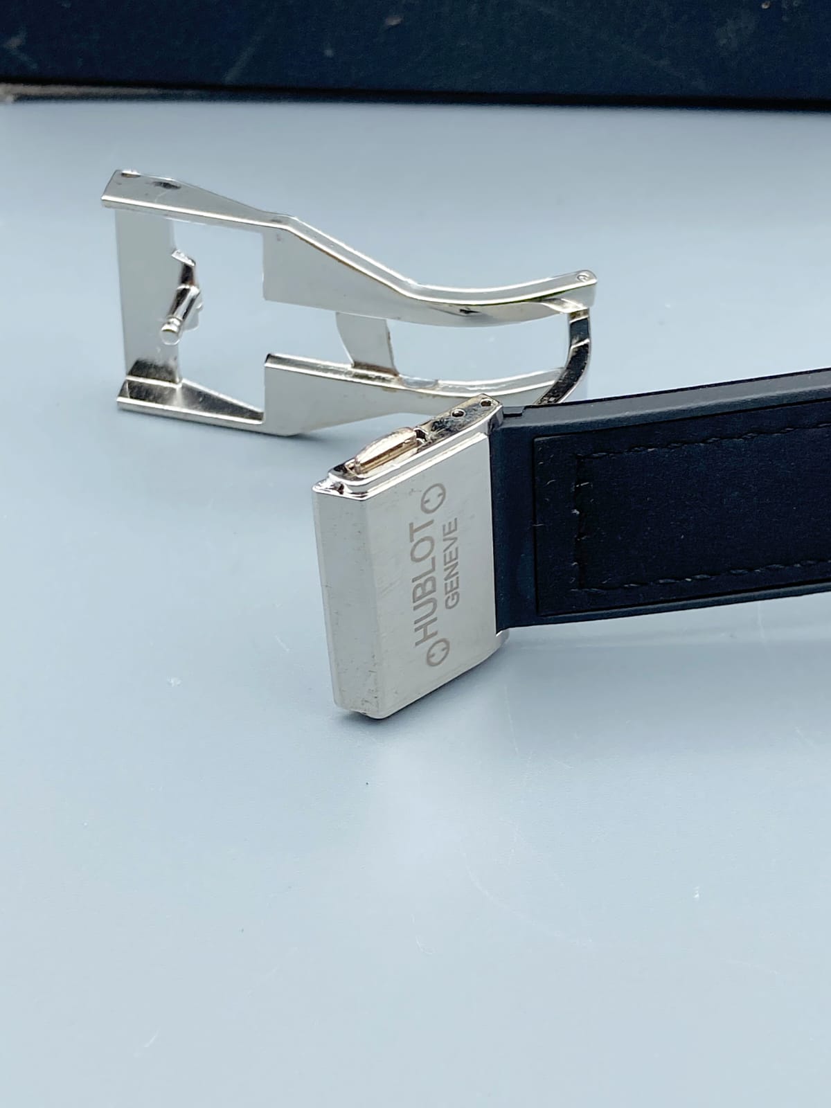 Men's Luxury Watch – Leather Strap & Master Lock
